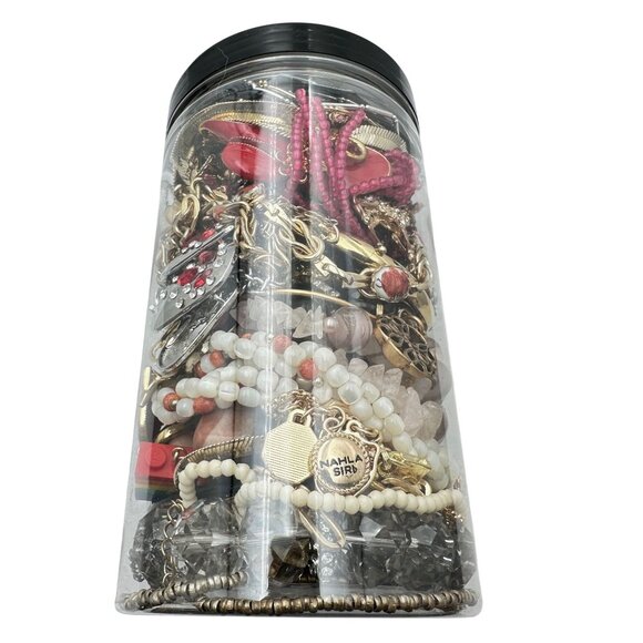 Mystery Jewelry Jar #1060 Wearable Quality Pieces 2lbs Necklace Bracelet Earring - Picture 2 of 4